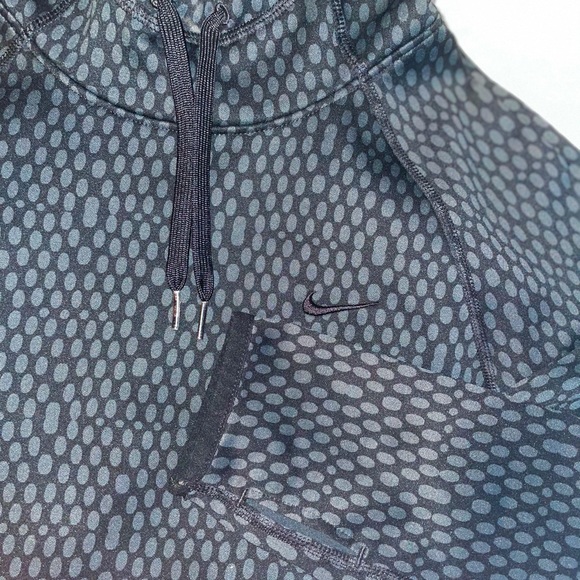 Women’s Therma-Fit Nike Sweatshirt - Picture 3 of 3